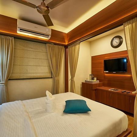Tranquil La Casa Hotel Pune Exterior photo