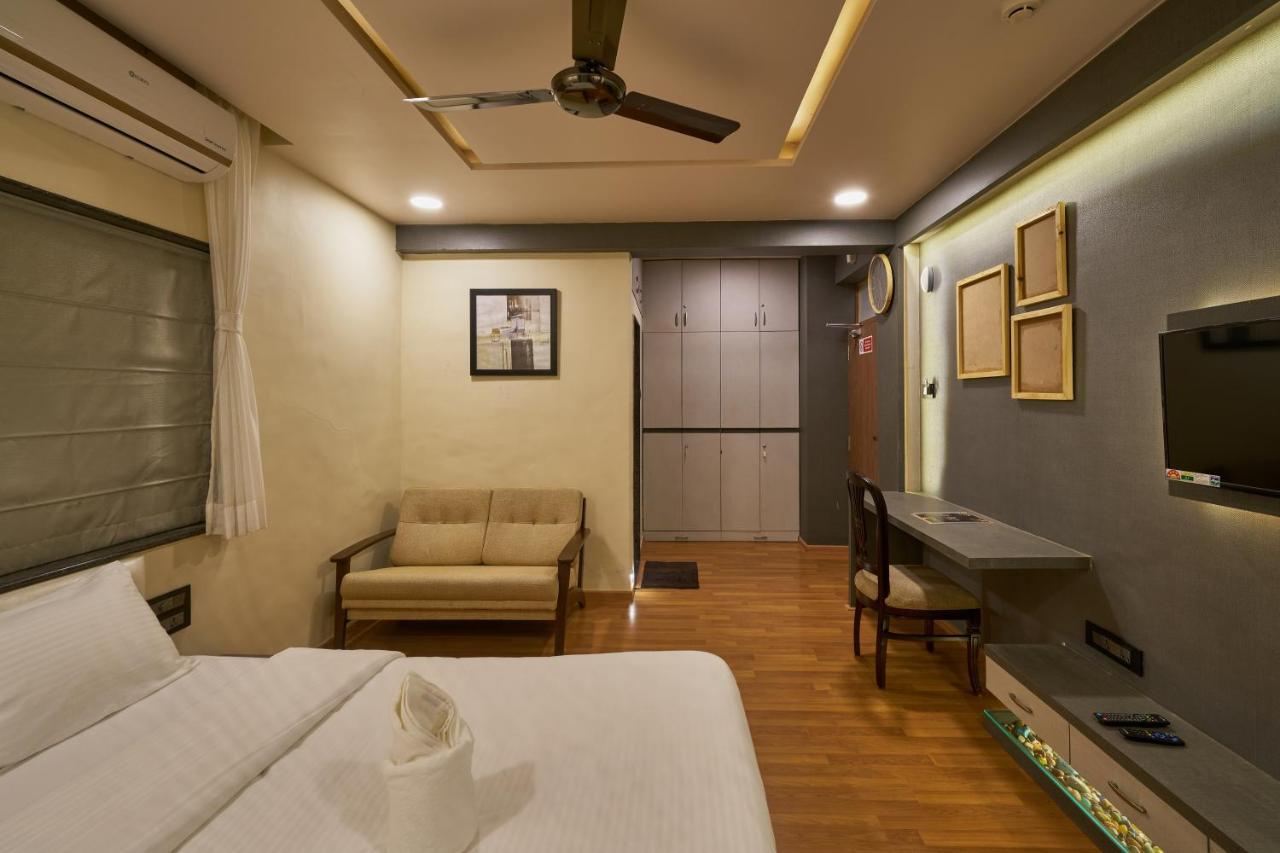 Tranquil La Casa Hotel Pune Exterior photo