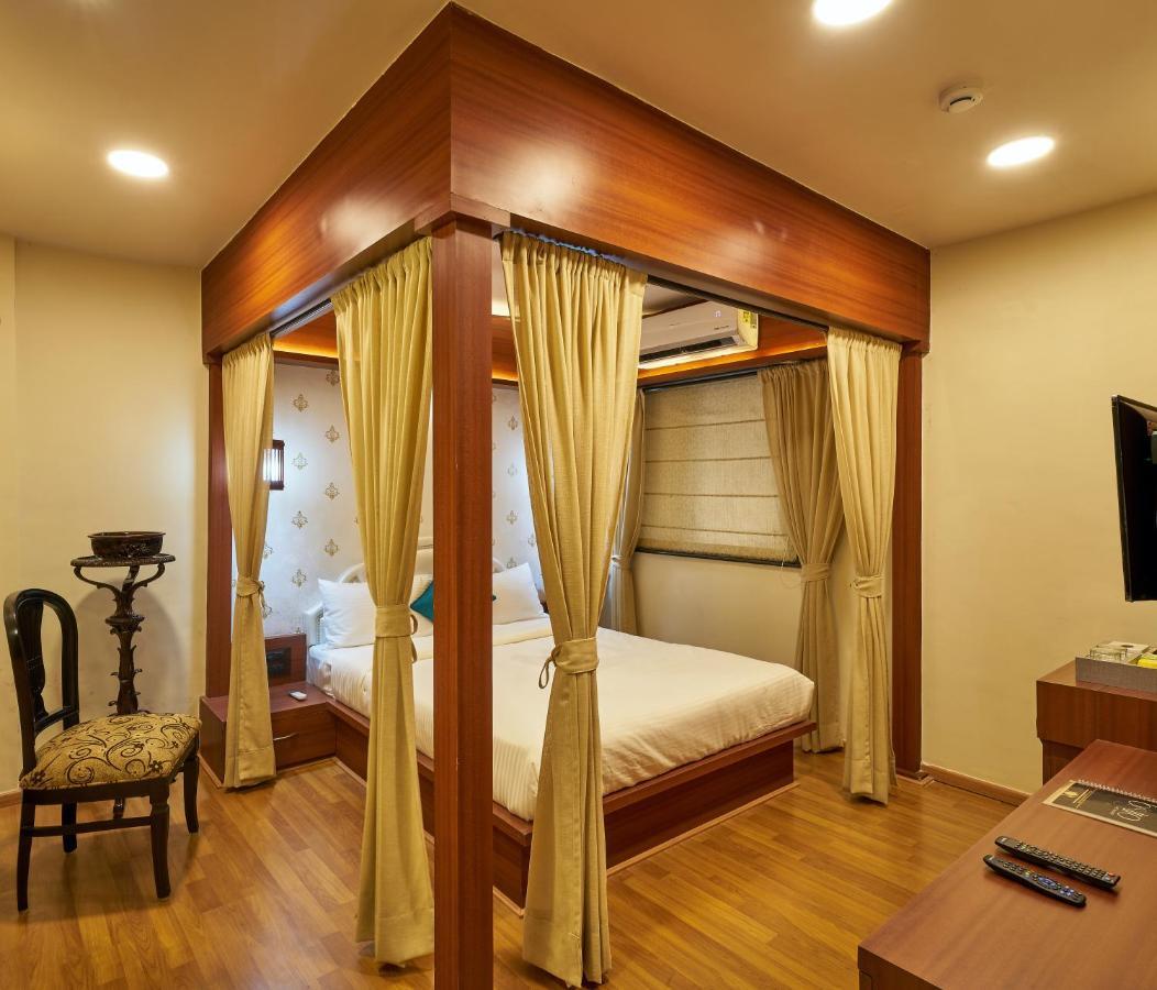 Tranquil La Casa Hotel Pune Exterior photo