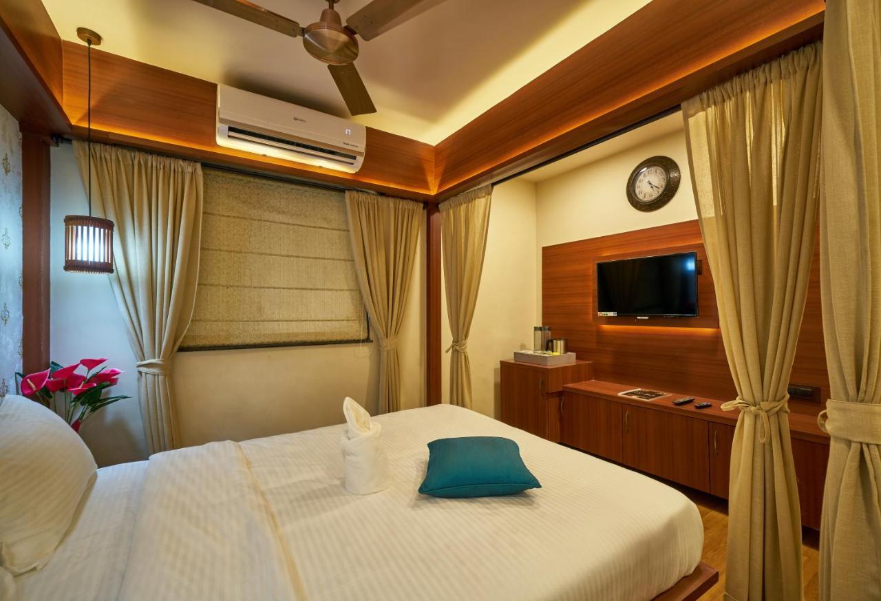 Tranquil La Casa Hotel Pune Exterior photo